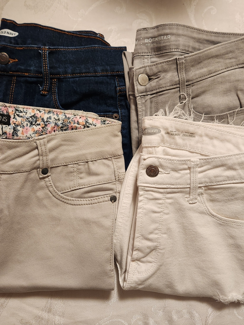 Mixed Women's Shorts Bundle - Dark Indigo, Light Gray, Cream, White Size 4